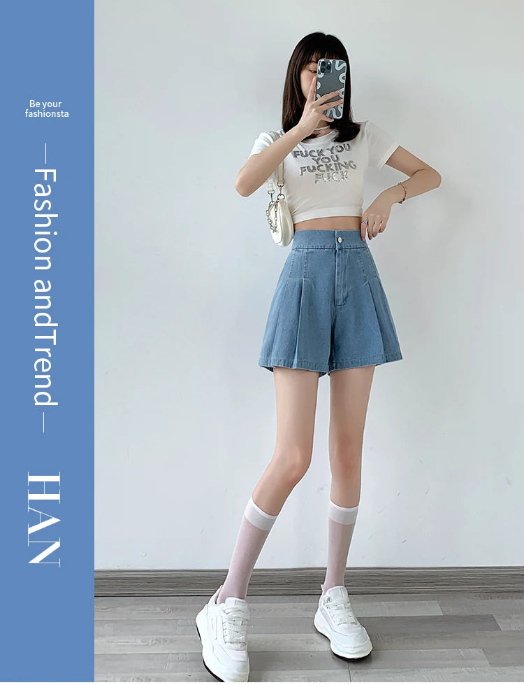 Women's Loose Pleated Denim Shorts