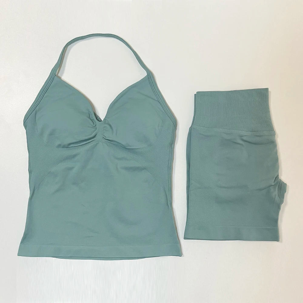 ملابس نوم صيفية نسائية مزينة بالزهور