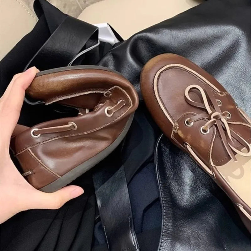 أحذية نسائية بدون كعب - حذاء مسطح برباط من الجلد الطبيعي 2025