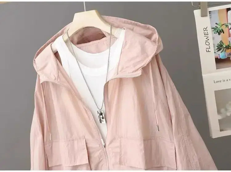 سترة نسائية خفيفة الوزن مقاومة للرياح بغطاء للرأس