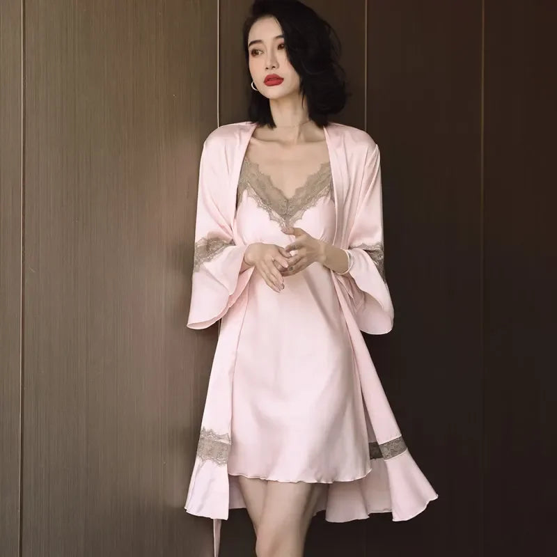 بيجامات نسائية من الحرير الجليدي