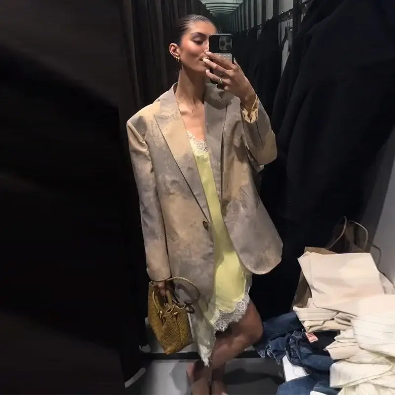 طقم فستان وسترة من الدانتيل المرقّع للنساء