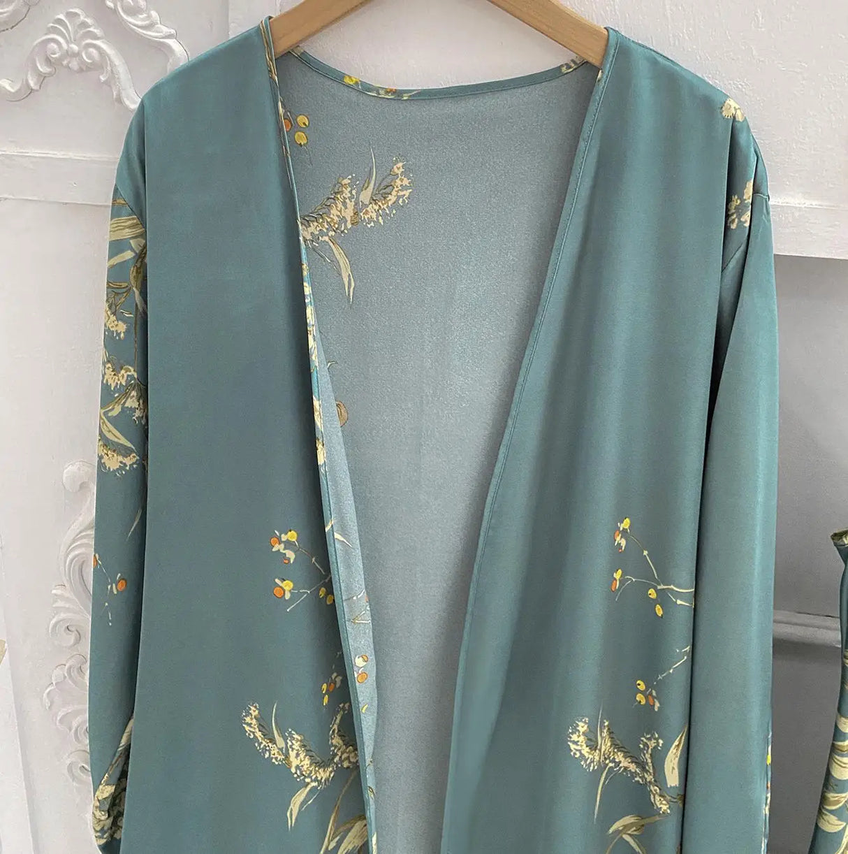 طقم رداء زفاف نسائي من الساتان