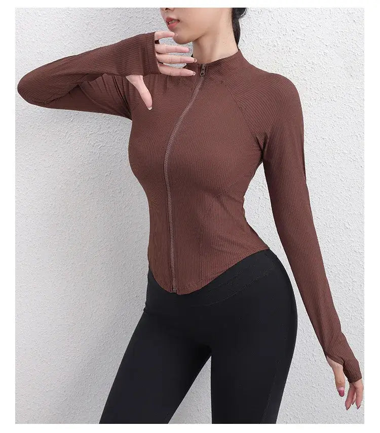 سترة جري نسائية بأكمام طويلة ومزخرفة