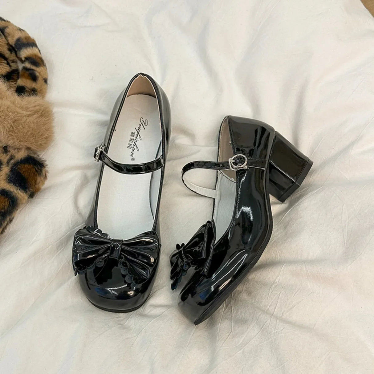 حذاء لوليتا ذو مقدمة مستديرة - حذاء متوسط الطول بفيونكة جذابة 2025