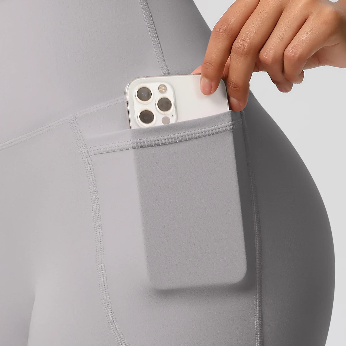 Women's Pocketed Fitness Yoga Shorts