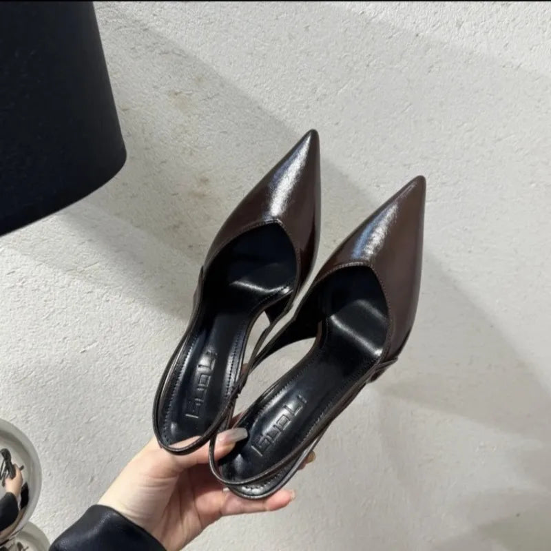 أحذية بكعب مدبب - أحذية أنيقة من تصميم 2025