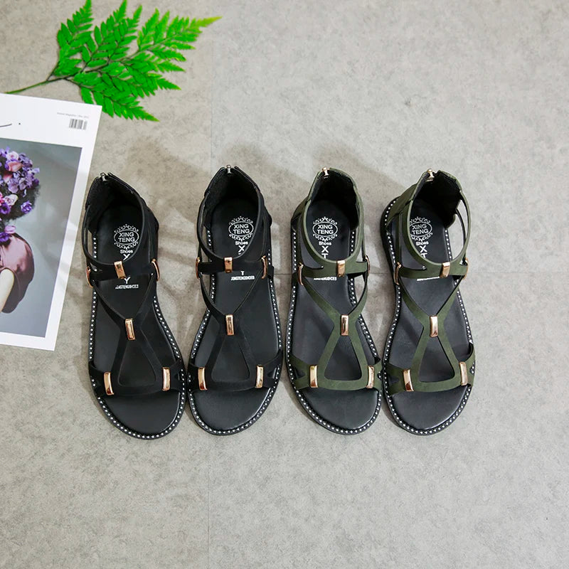 صنادل نسائية مسطحة بنعل ناعم وخفيفة الوزن