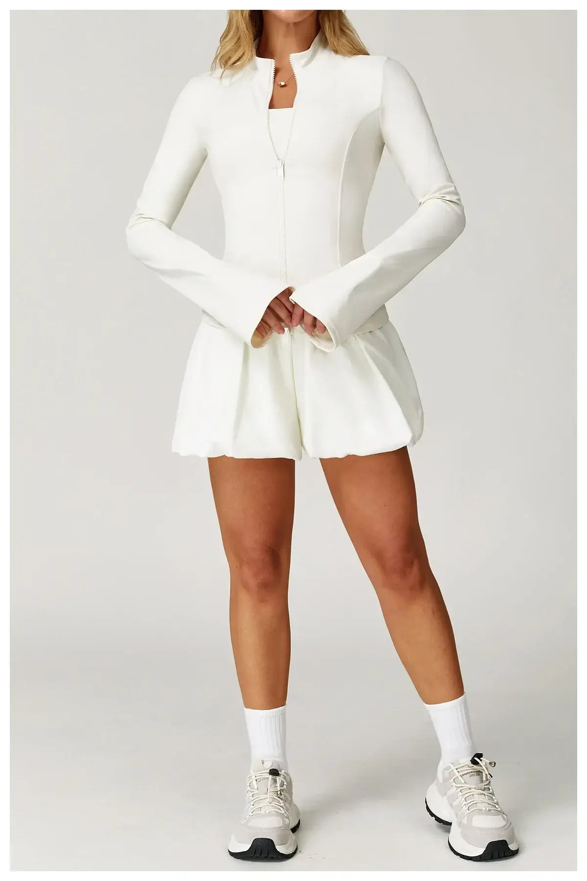 سترة تدريب نسائية مرنة بقصّة Slim Fit