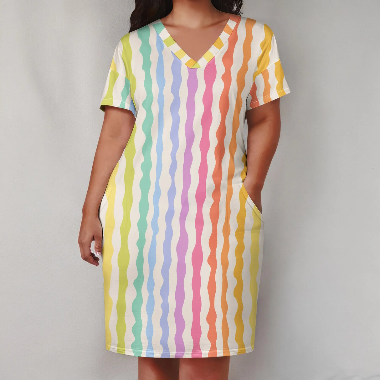 فستان شاطئ نسائي برقبة على شكل حرف V وزهرة عباد الشمس