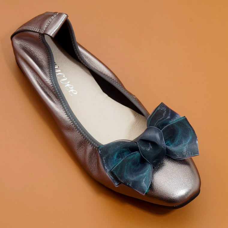 حذاء باليرينا مسطح سهل الارتداء بعقدة من الجلد للنساء