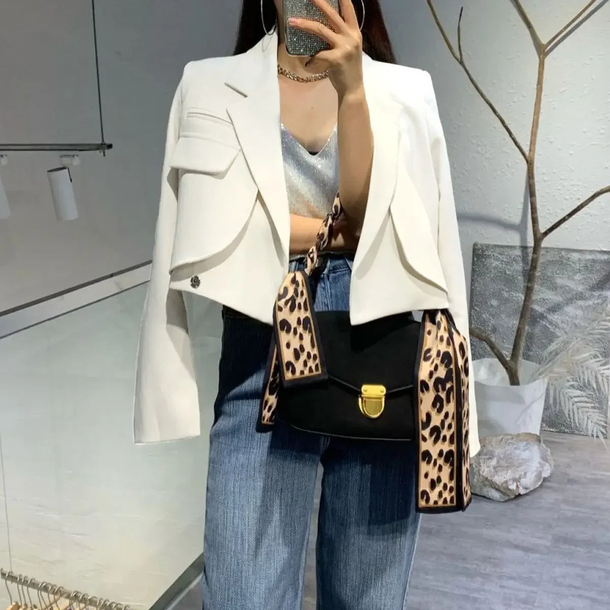 Cropique™ – Youthful Crop Blazer (Korean Style, Short Cut, Bold Look)