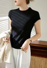 تي شيرت نسائي بطبعة ملونة