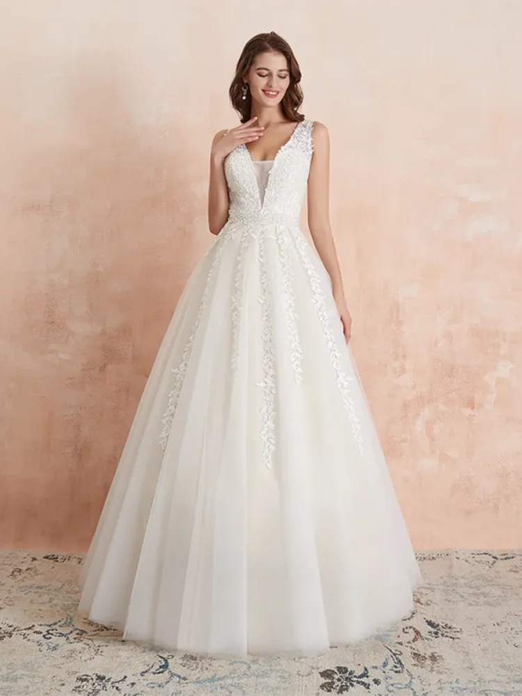 Women's Lace Applique Ball Gown