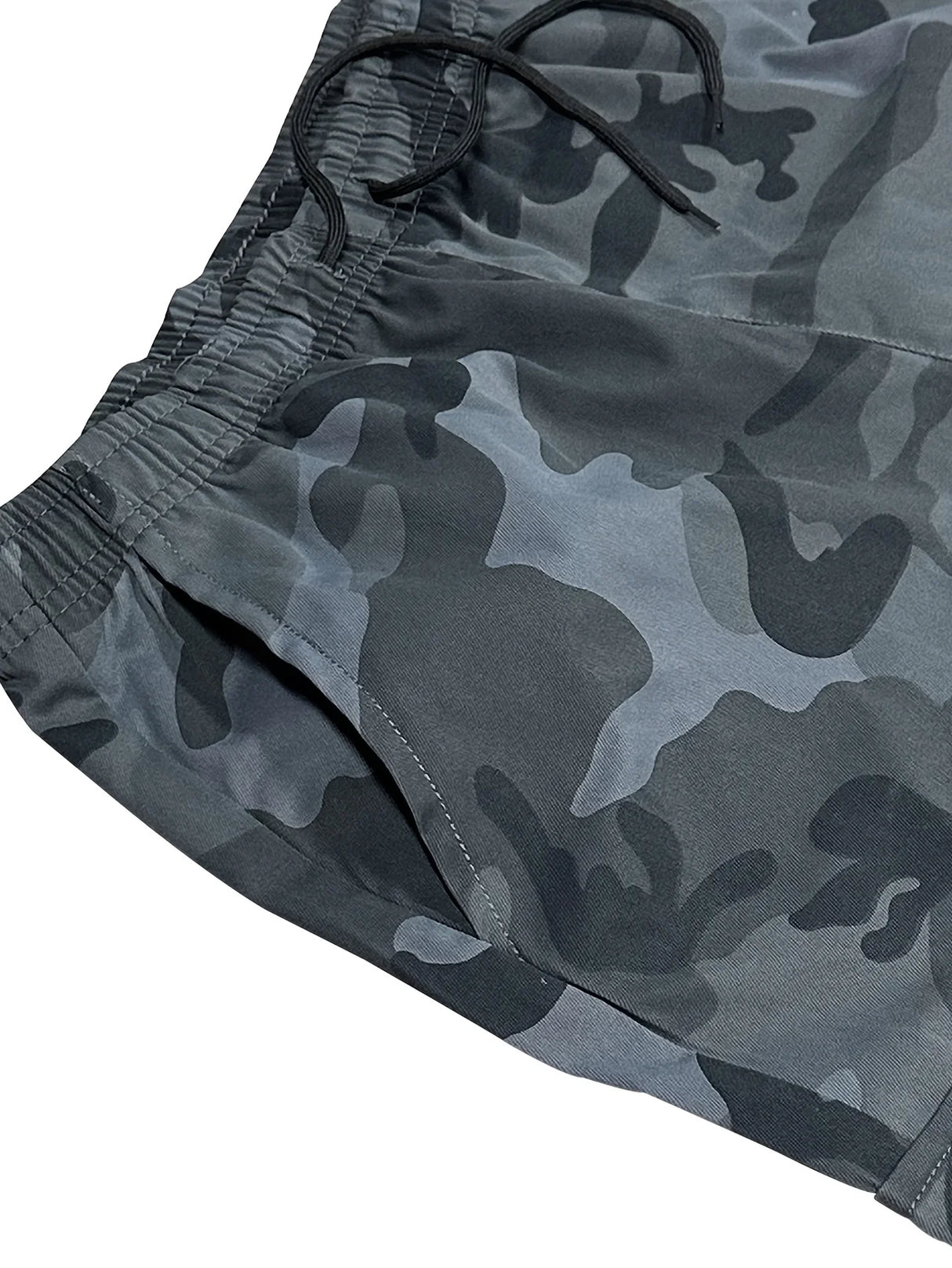 CamoEdge™ Men’s Trendy Camo Cargo Pants