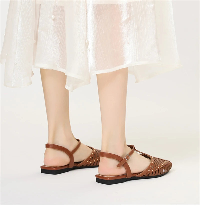 Women’s Pointed Toe Flat Roman Sandals