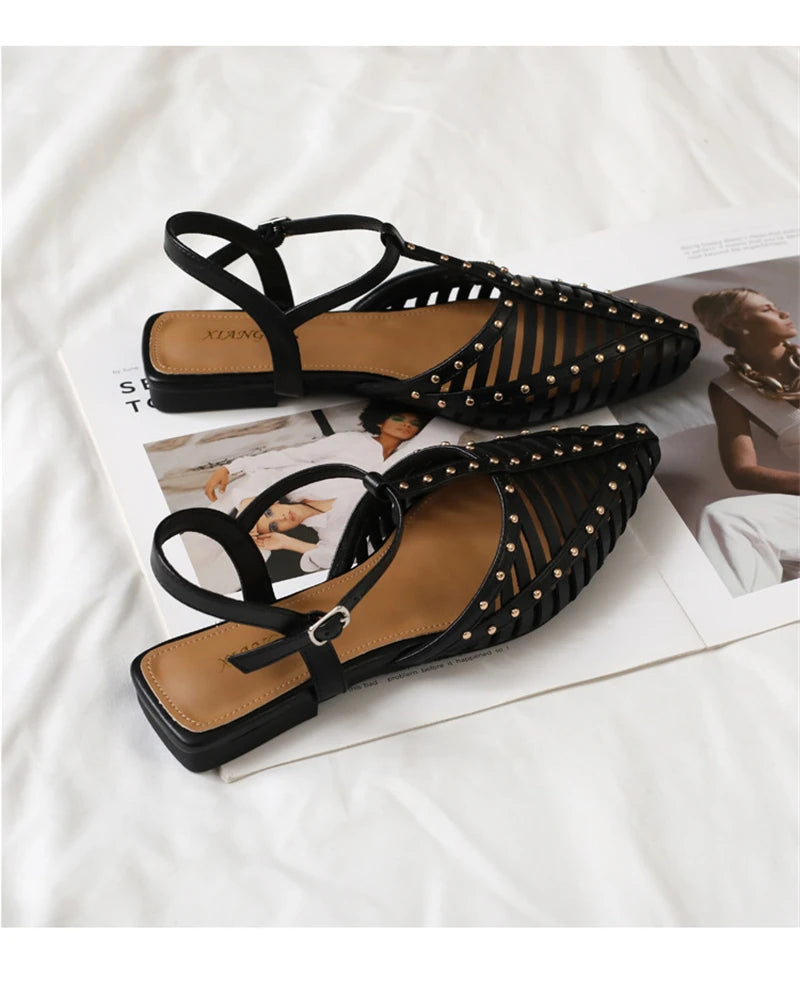 Women’s Pointed Toe Flat Roman Sandals