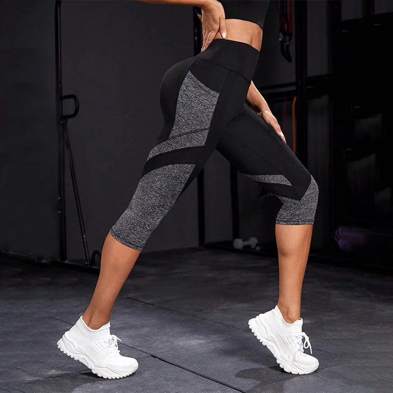 Colorblocked Capri Women's Yoga Leggings – High Waist Workout Pants with Pockets