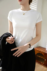 تي شيرت نسائي بطبعة ملونة