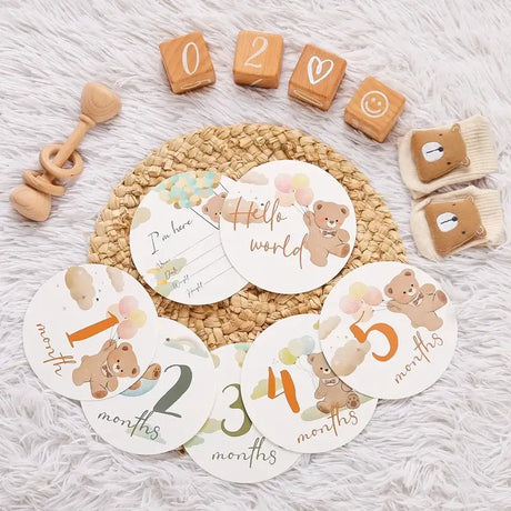 16Pcs paper baby milestone cards featuring bear patterns for unisex, perfect for tracking growth in first year.