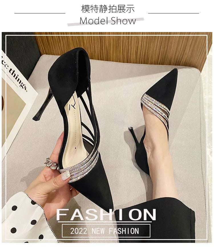 Autumn Evening Party Pumps – Nude, Black & Gold 2025