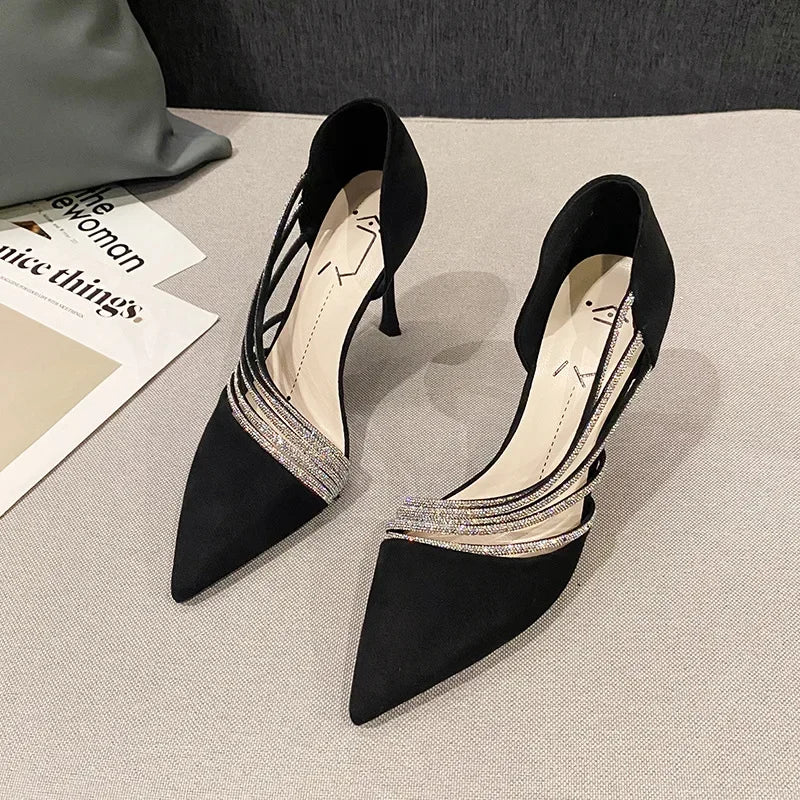 Autumn Evening Party Pumps – Nude, Black & Gold 2025