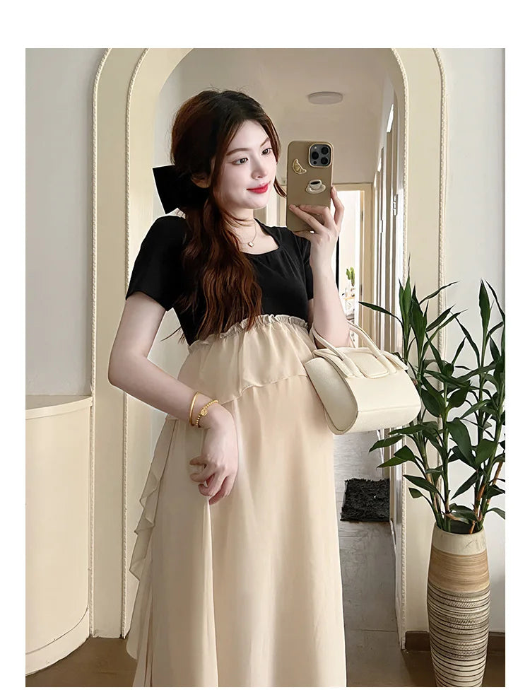 Short sleeve maternity dress in beige and black, perfect for summer photoshoots and casual outings.