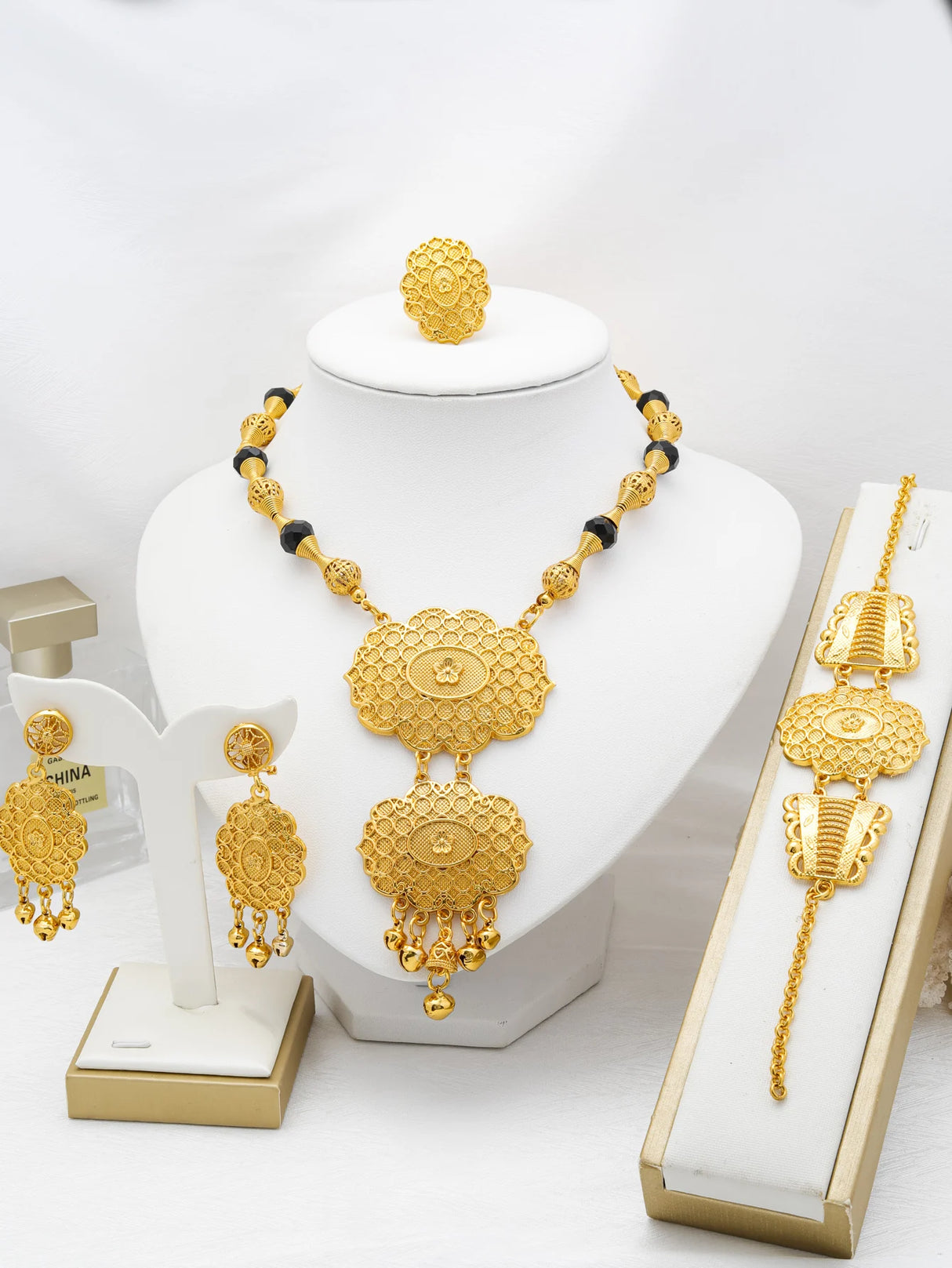 Women’s 18K Gold Flower Jewelry Set