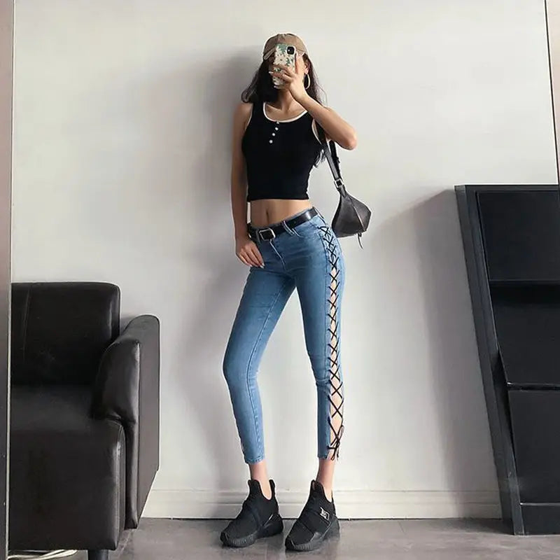 HippieFit™ – Slim Fit Denim Capris (Cropped, Pockets, Blue Basics)
