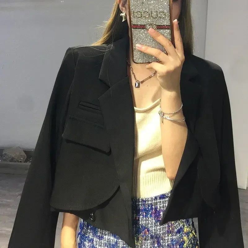 Cropique™ – Youthful Crop Blazer (Korean Style, Short Cut, Bold Look)