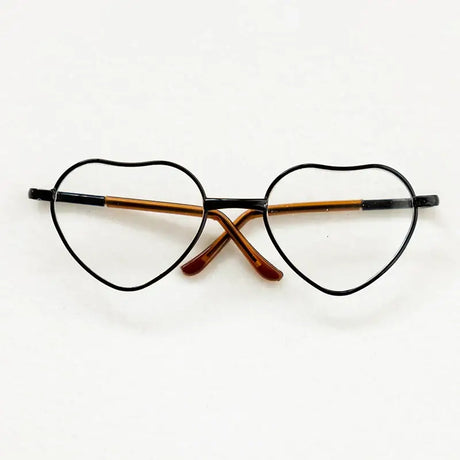 Heart-shaped baby glasses for newborn photography, colorful, unisex, perfect accessory for unique photo shoots.