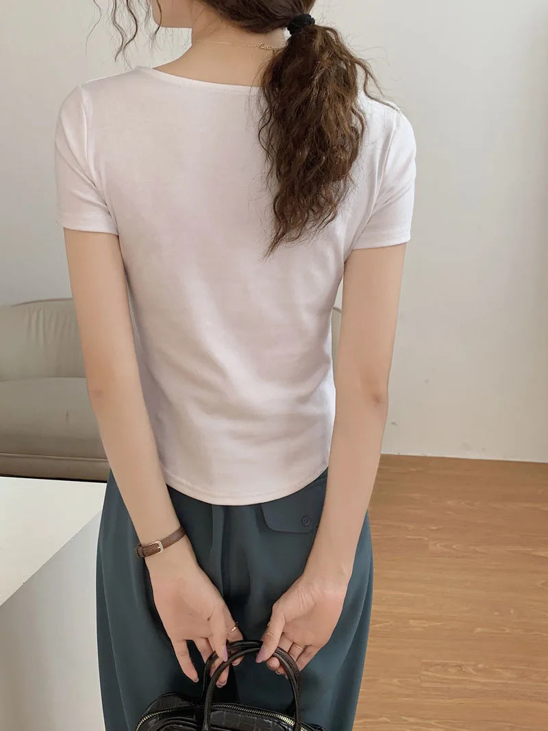 تي شيرت نسائي صيني بإبزيم