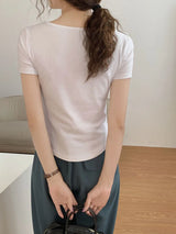 تي شيرت نسائي صيني بإبزيم