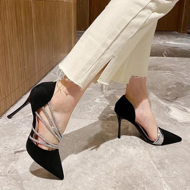 Autumn Evening Party Pumps – Nude, Black & Gold 2025