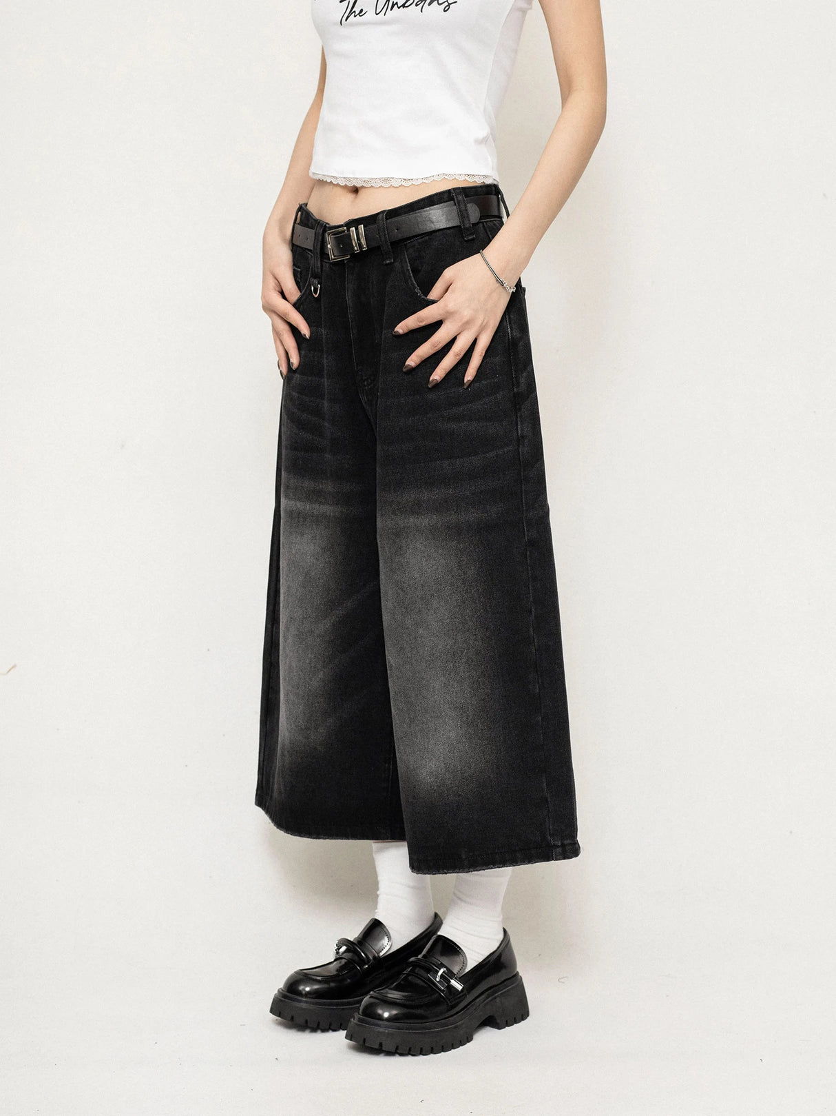 OverEase™ – Vintage Oversize Denim Shorts 2025 (Wide Leg, Relaxed & Throwback Inspired)
