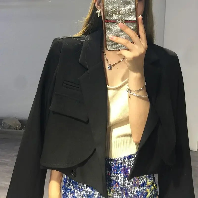 Cropique™ – Youthful Crop Blazer (Korean Style, Short Cut, Bold Look)