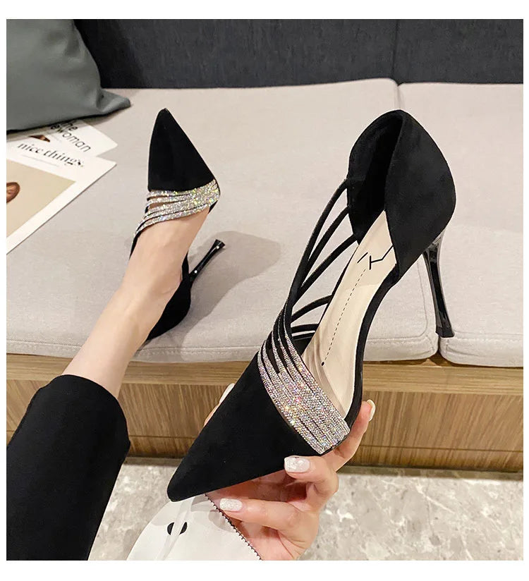 Autumn Evening Party Pumps – Nude, Black & Gold 2025