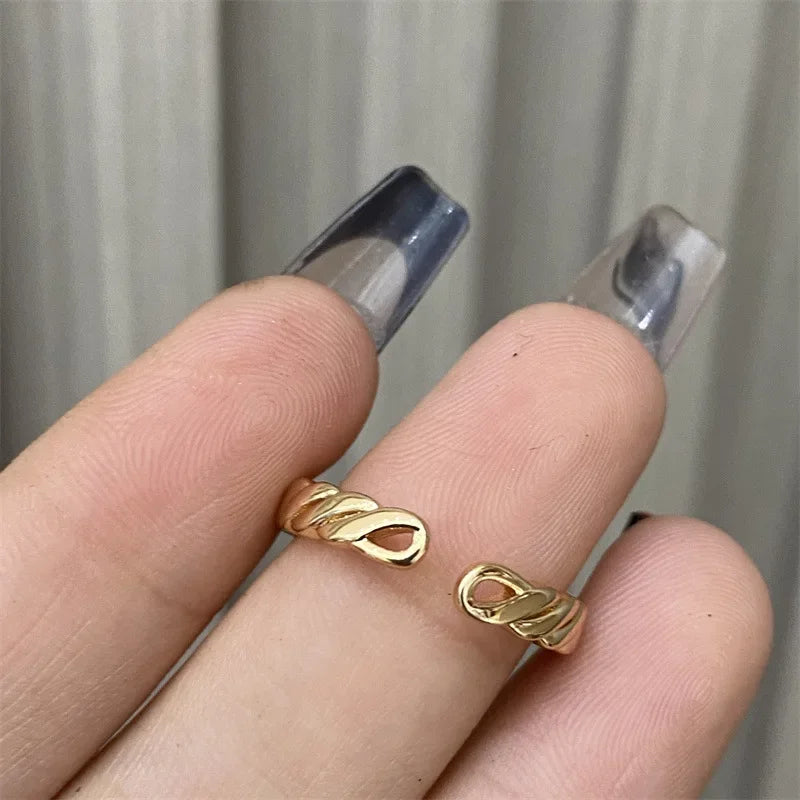 Luxury W Letter Gold Plated Ring