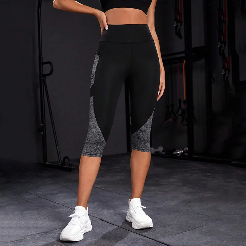 Colorblocked Capri Women's Yoga Leggings – High Waist Workout Pants with Pockets