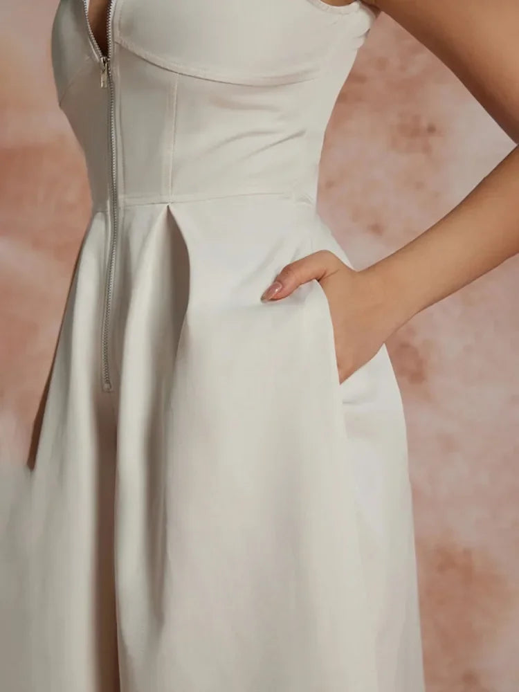 VivaVogue™ – V-Neck Wide Leg Sleeveless Jumpsuit (Elegant, Breezy & Modern)