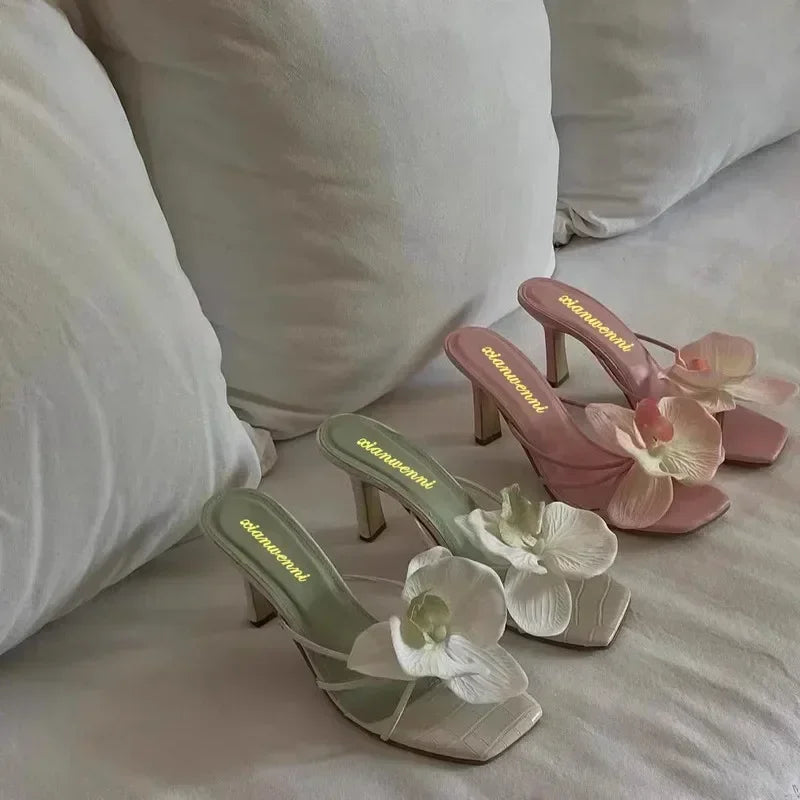 Women’s Elegant Flower Design Fashion Slippers