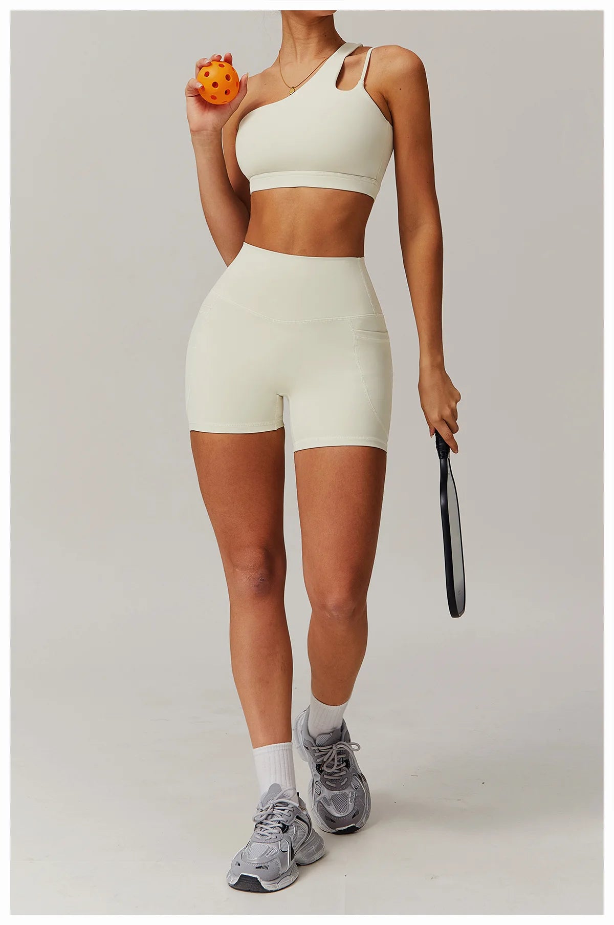 Women Oblique Shoulder Sports Bra