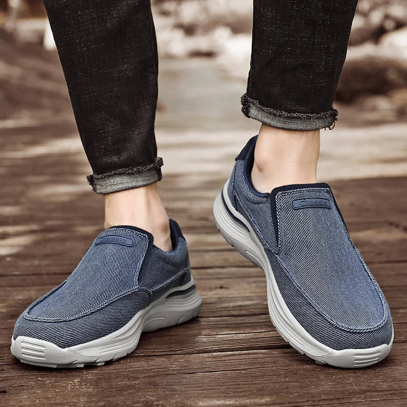 ComfortGo™ Men’s Canvas Walking Shoes