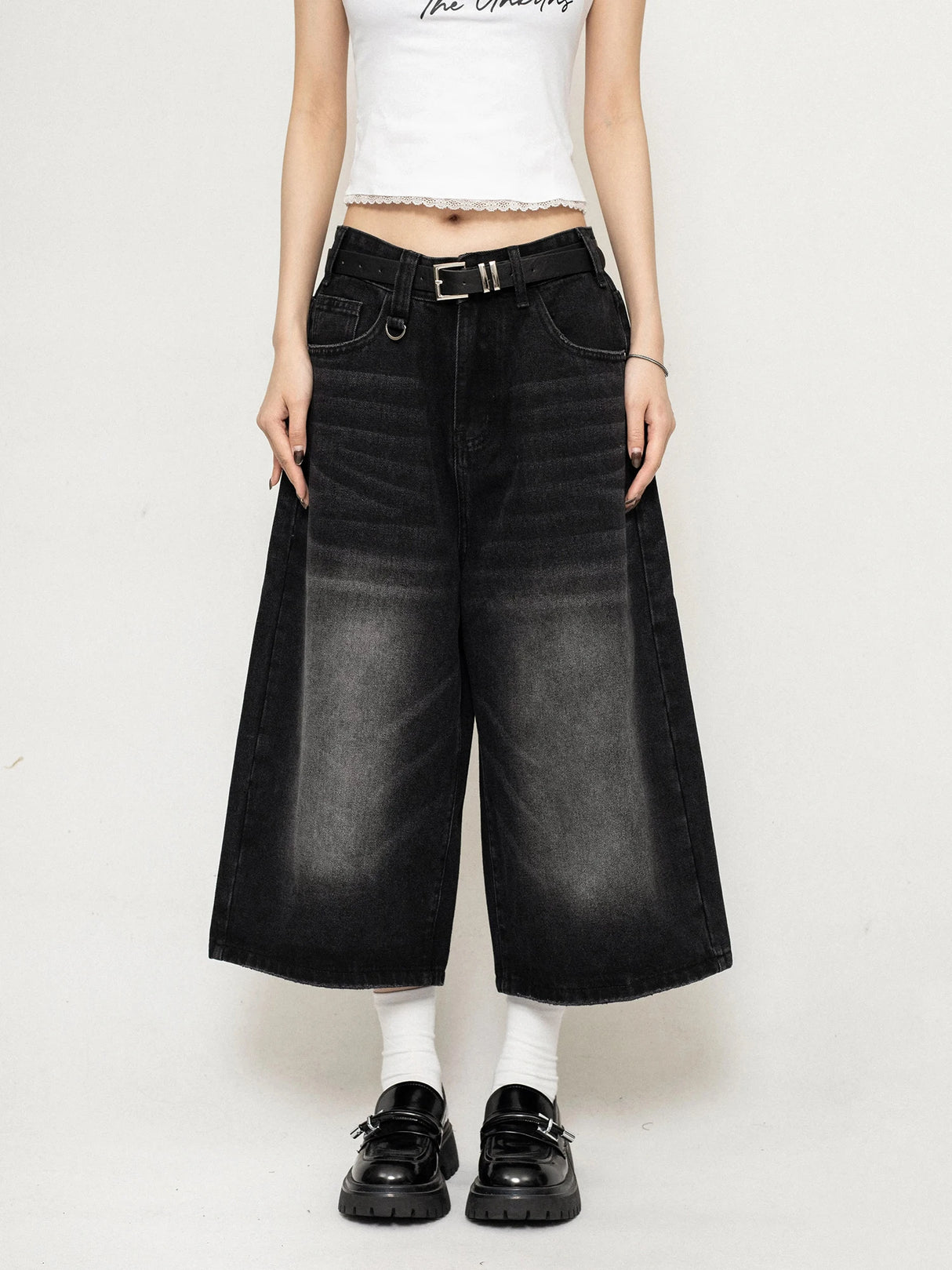 OverEase™ – Vintage Oversize Denim Shorts 2025 (Wide Leg, Relaxed & Throwback Inspired)