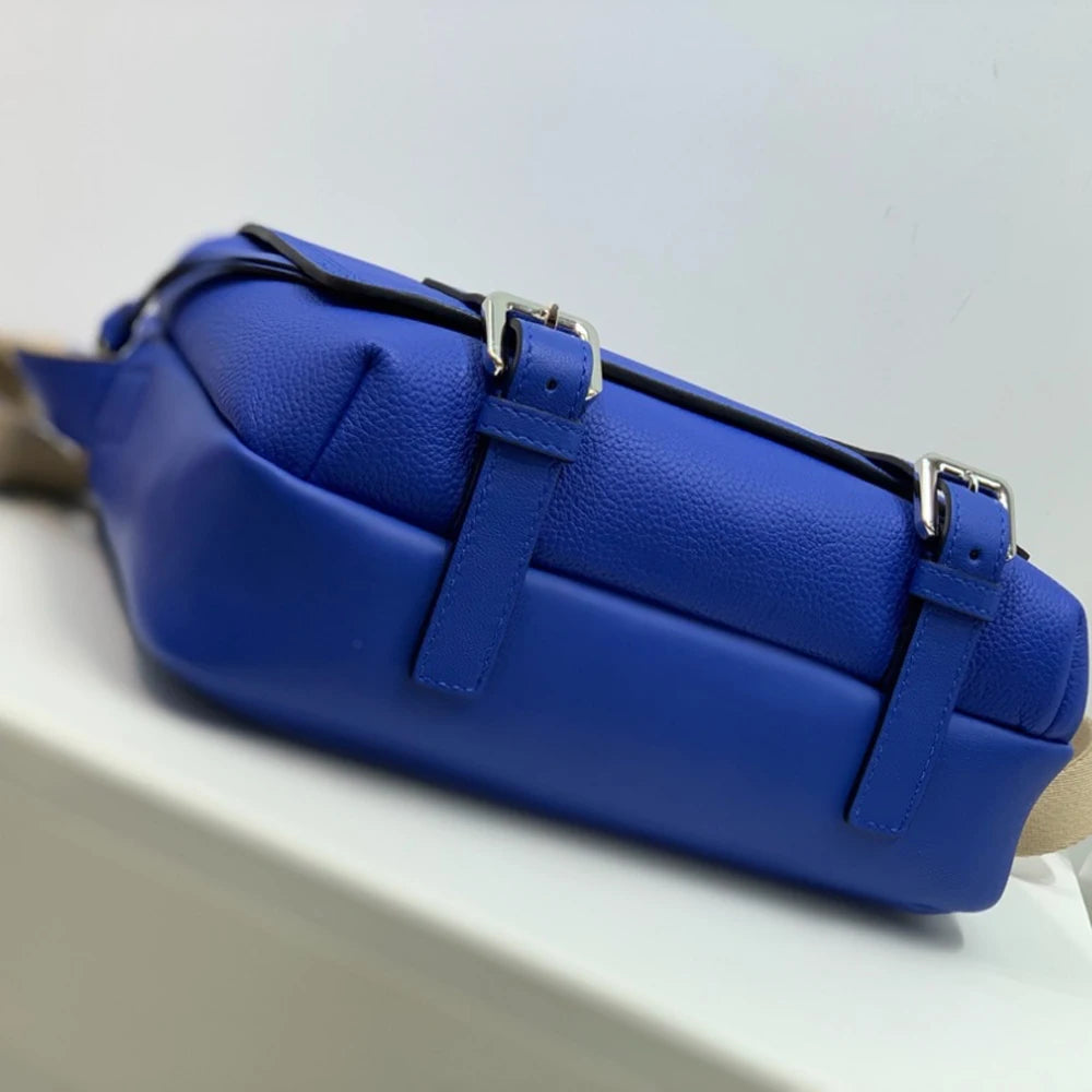 Victoria Signature Tote